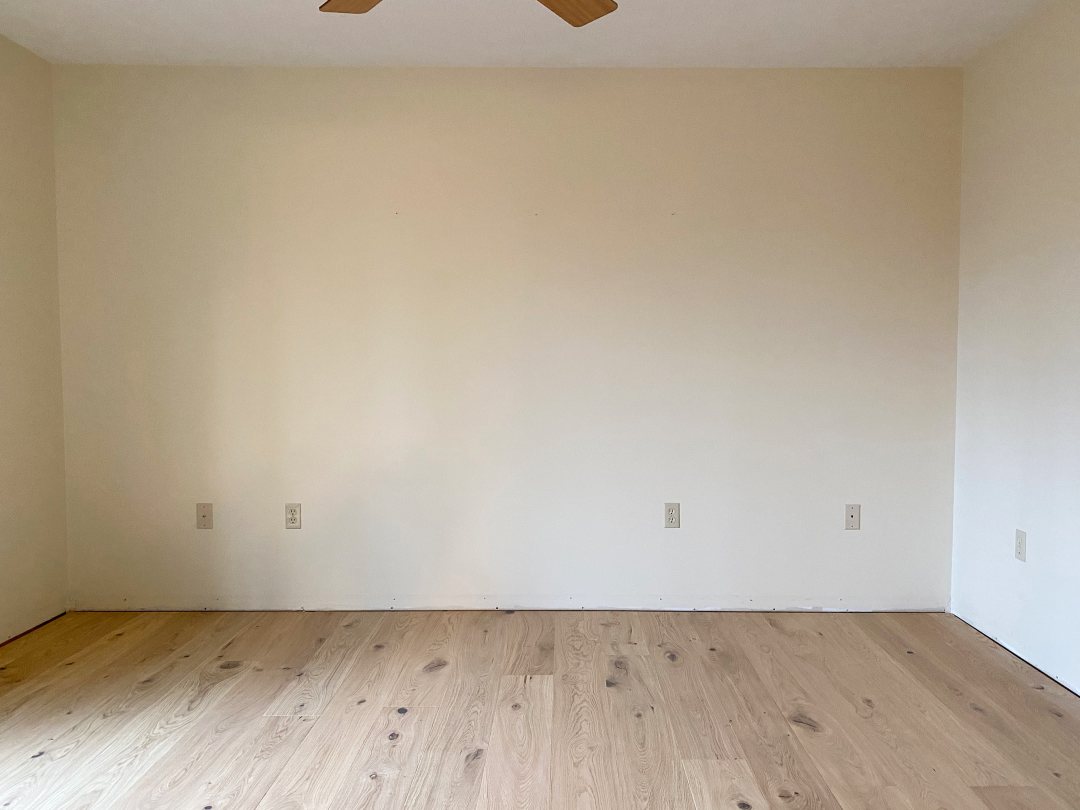 Bedroom with oak Stuga Shell floors 